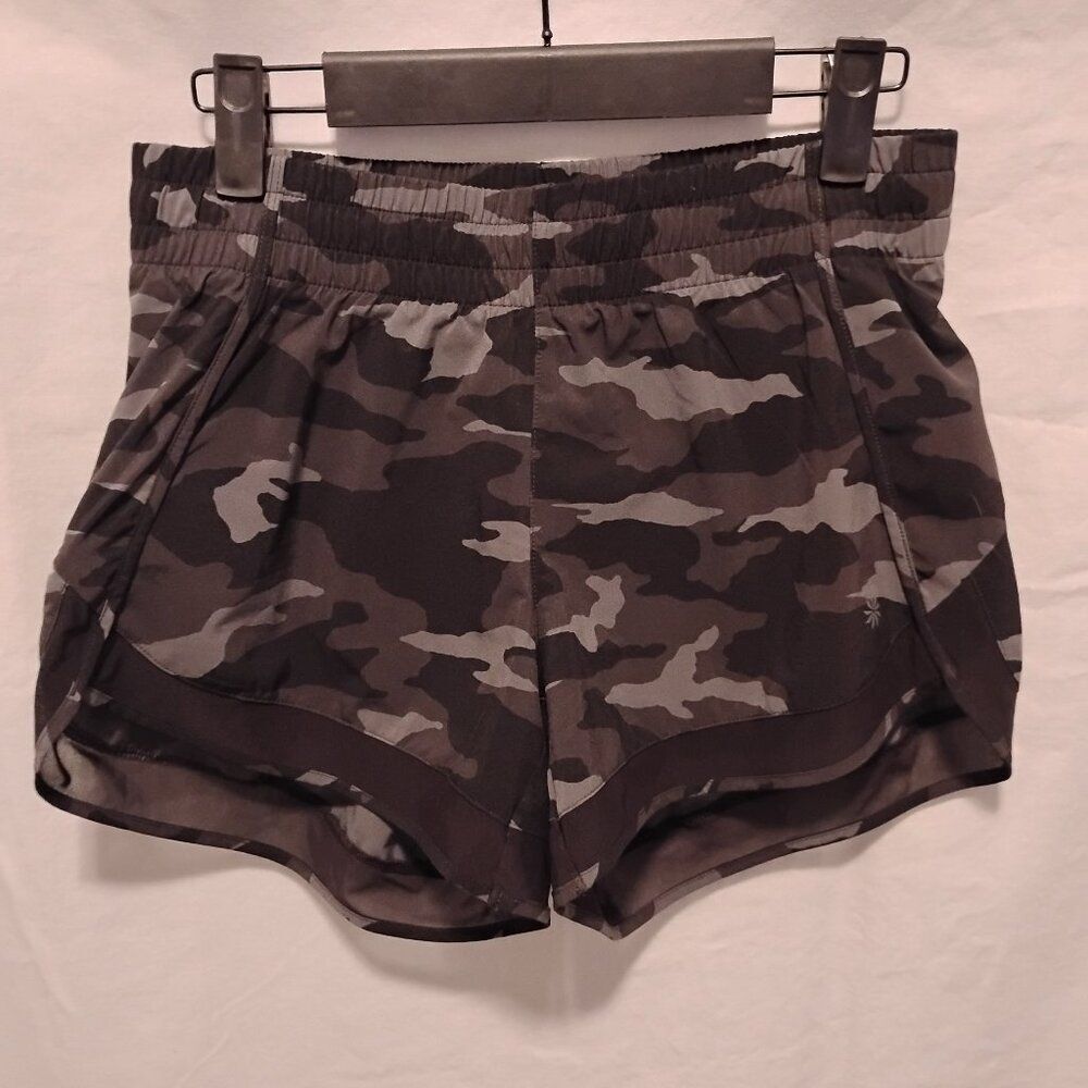 Athleta Mesh Racer Run Short 4" Size XS Black Camo Print